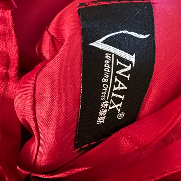 Beautiful satin dress, never worn - Picture 4 of 5